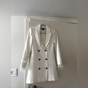 White French Connection XXS 2 blazer dress with tailored ostrich feathers
